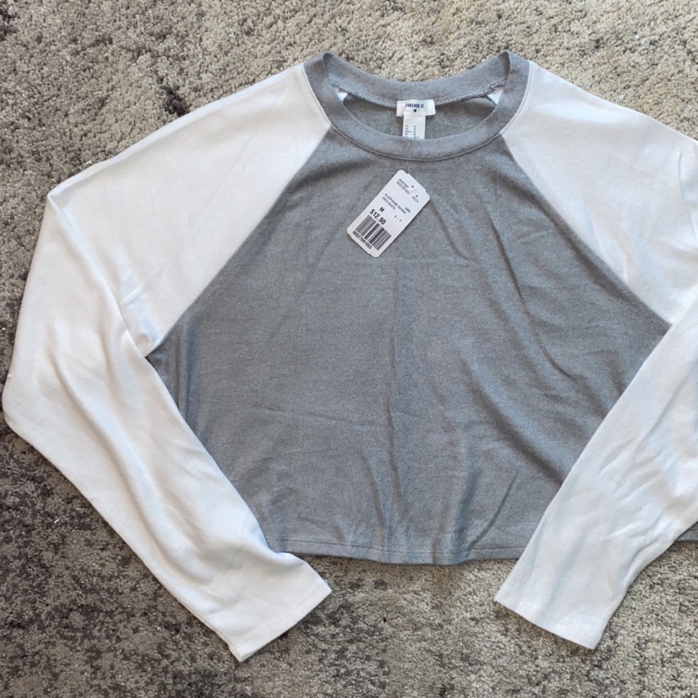 🌶 NWT Forever 21 White Grey Boxy Long Sleeve Top